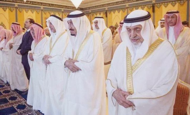 萨达姆公开处决时间,萨达姆在开战前3小时开会视频