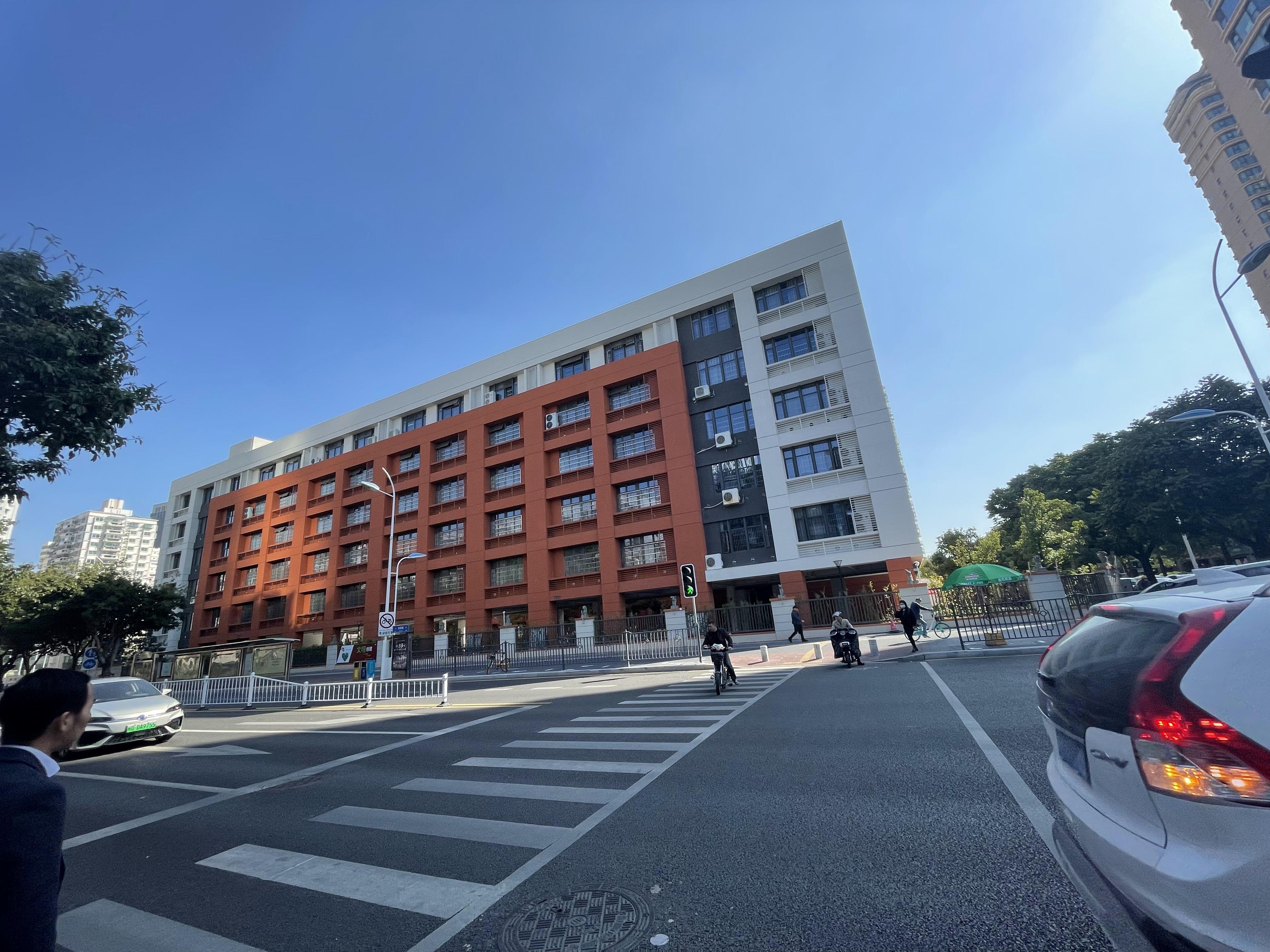 厦门湖滨中学是公办的吗,厦门湖滨中学地址