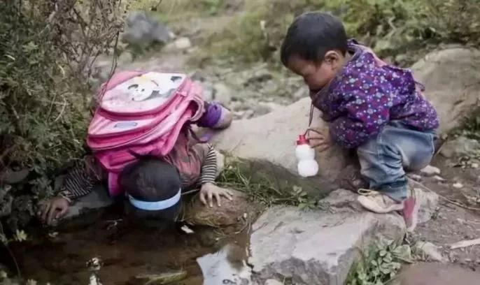 贵州150个学生被开除的事是真的吗,12名大学生一夜之间被开除