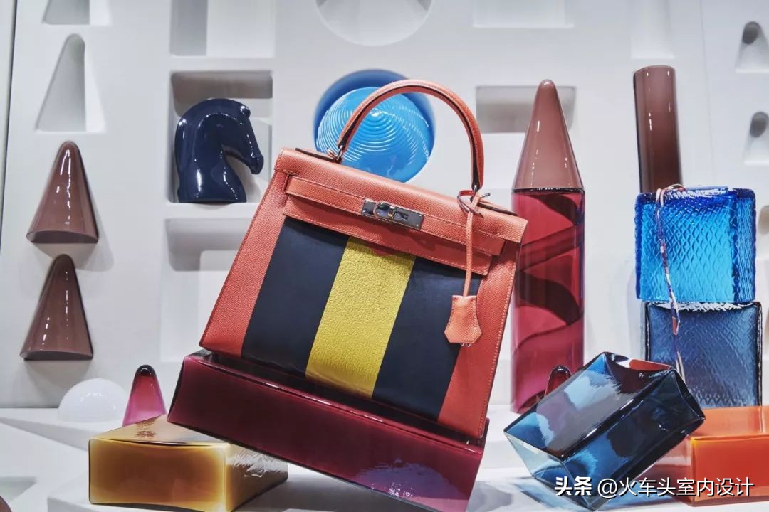 爱马仕2023橱窗设计最新款,爱马仕2022橱窗设计效果图