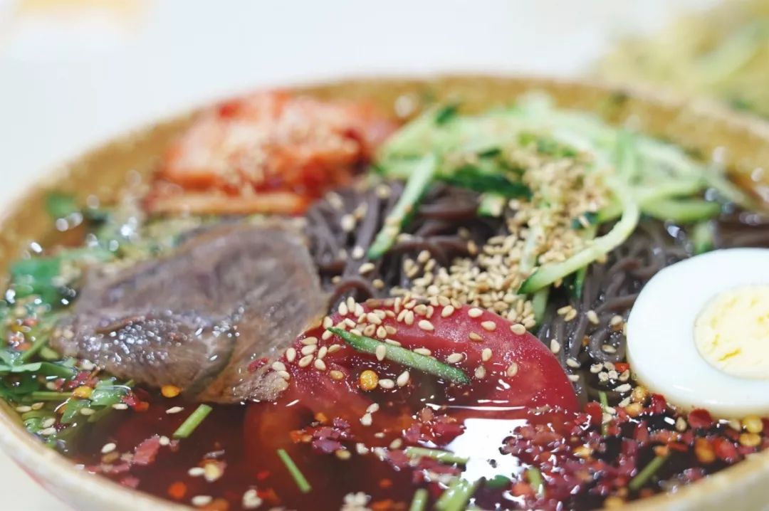 无夜市不夏天！西园里菜场竟然是个“深夜大食堂”？