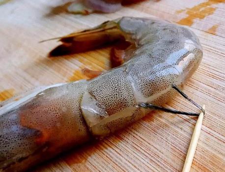 油焖大虾虾肉为什么吃起来很软烂,教做油焖大虾视频窍门