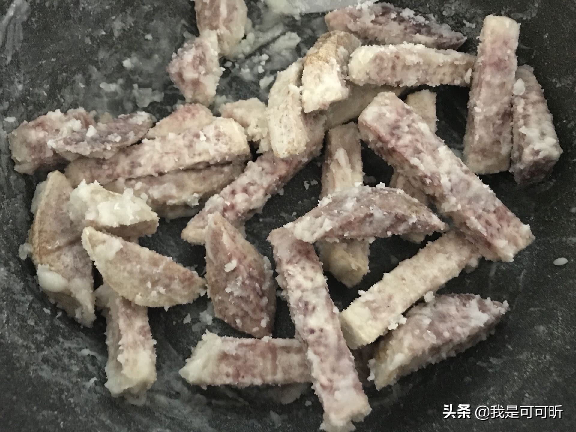 翻沙芋头不起白沙?那是因为要加这味料,软糯香甜,真的很好吃