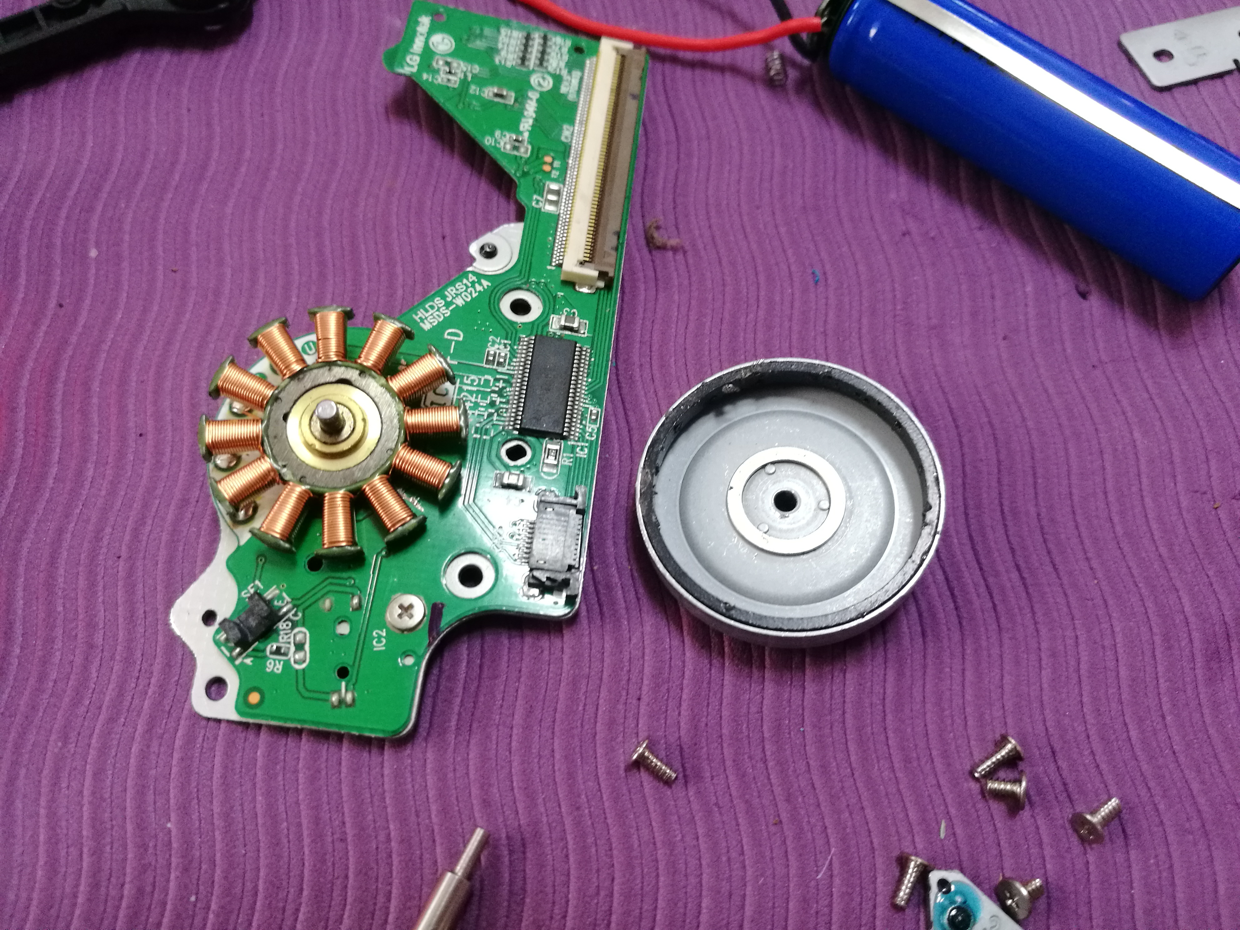 外置光驱拆解,废弃台式机光驱拆除图片