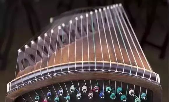 古筝弹不出空鸣音什么原因,古筝弹得不好听是什么原因