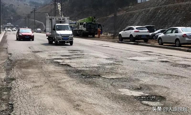 车胎磕到坑会爆吗,车胎被马路上的坑压爆了怎么办