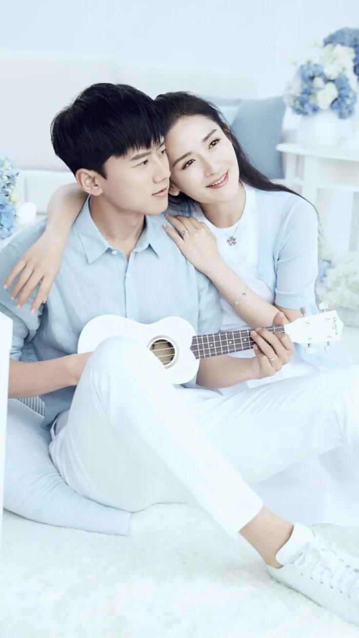 被拆家门抵债，为初恋写书？“拼命三娘”谢娜忘不了的苦甜往事