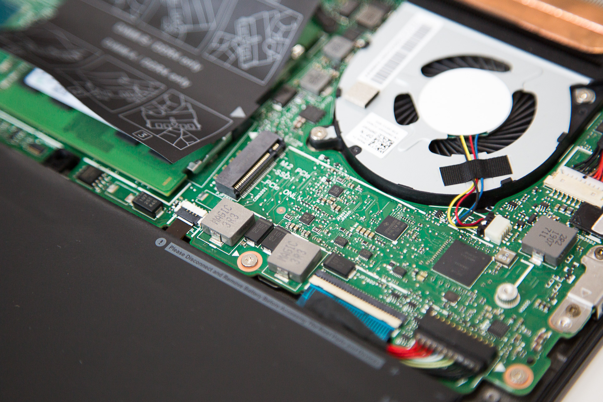 戴尔笔记本灵越700015评测,轻薄本dell灵越续航一般多久