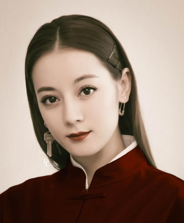 热巴对自己太狠了,把“钥匙曲别针”戴到耳朵上,隔着屏幕都疼