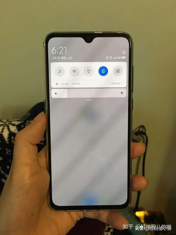 lcd与oled屏幕怎么对比,lcd与oled屏幕哪个好