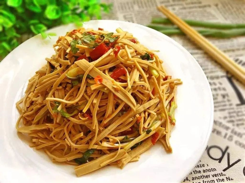 凉拌豆腐丝小时候零食味道,豆腐丝能直接吃吗