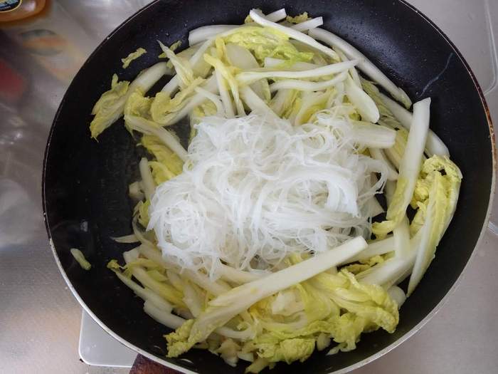 怎么炒粉丝粘成一团,炒粉丝龙口粉丝粘锅