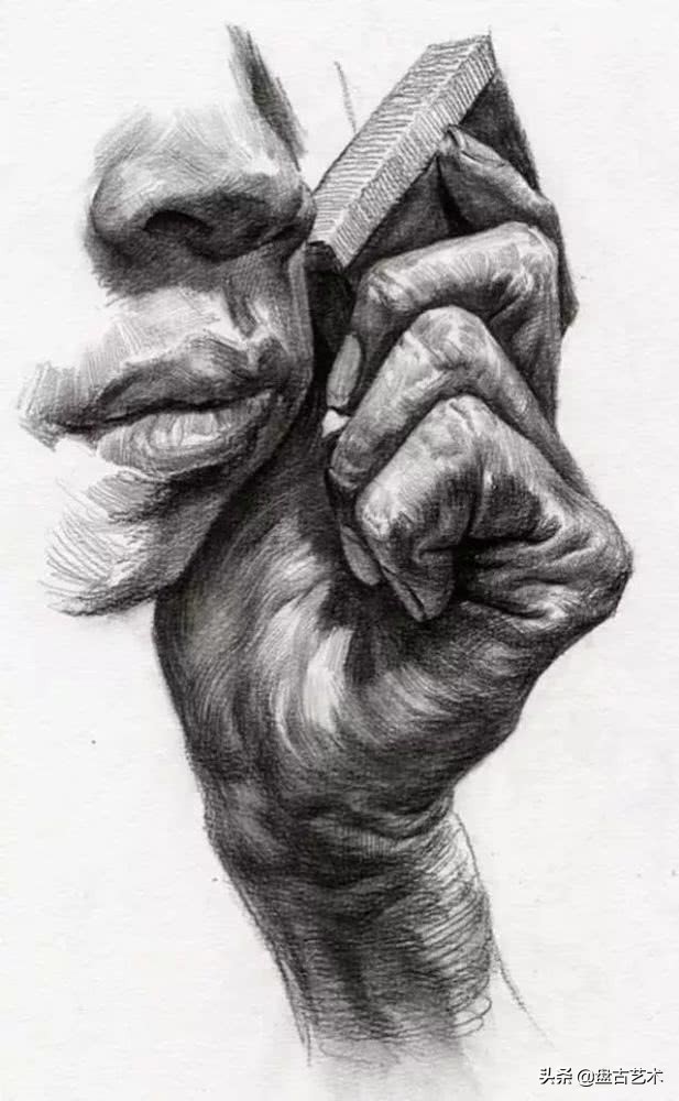 怎样画素描带手半身像才有美感——盘古文化艺术