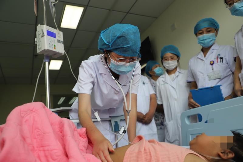 贵州妈妈跨越2000公里到青岛求医,安徽巨肚患者跨越2000公里求医