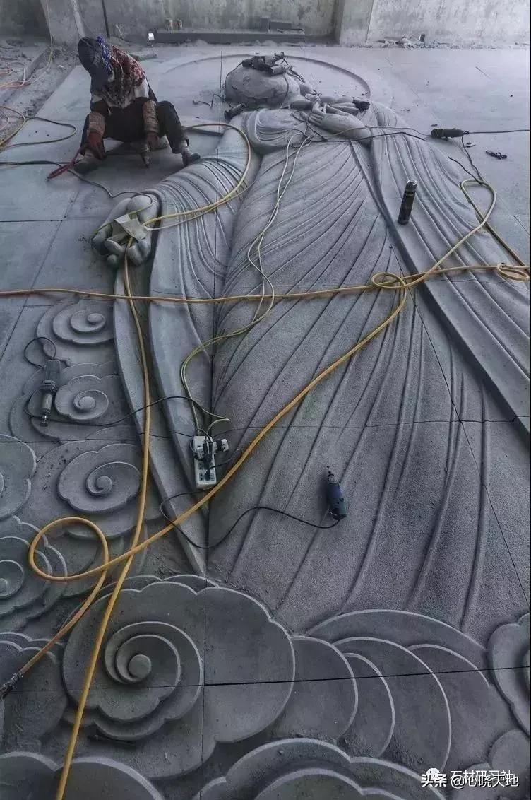 石雕观音佛像雕刻,彩绘汉白玉观音石雕佛像雕刻定制