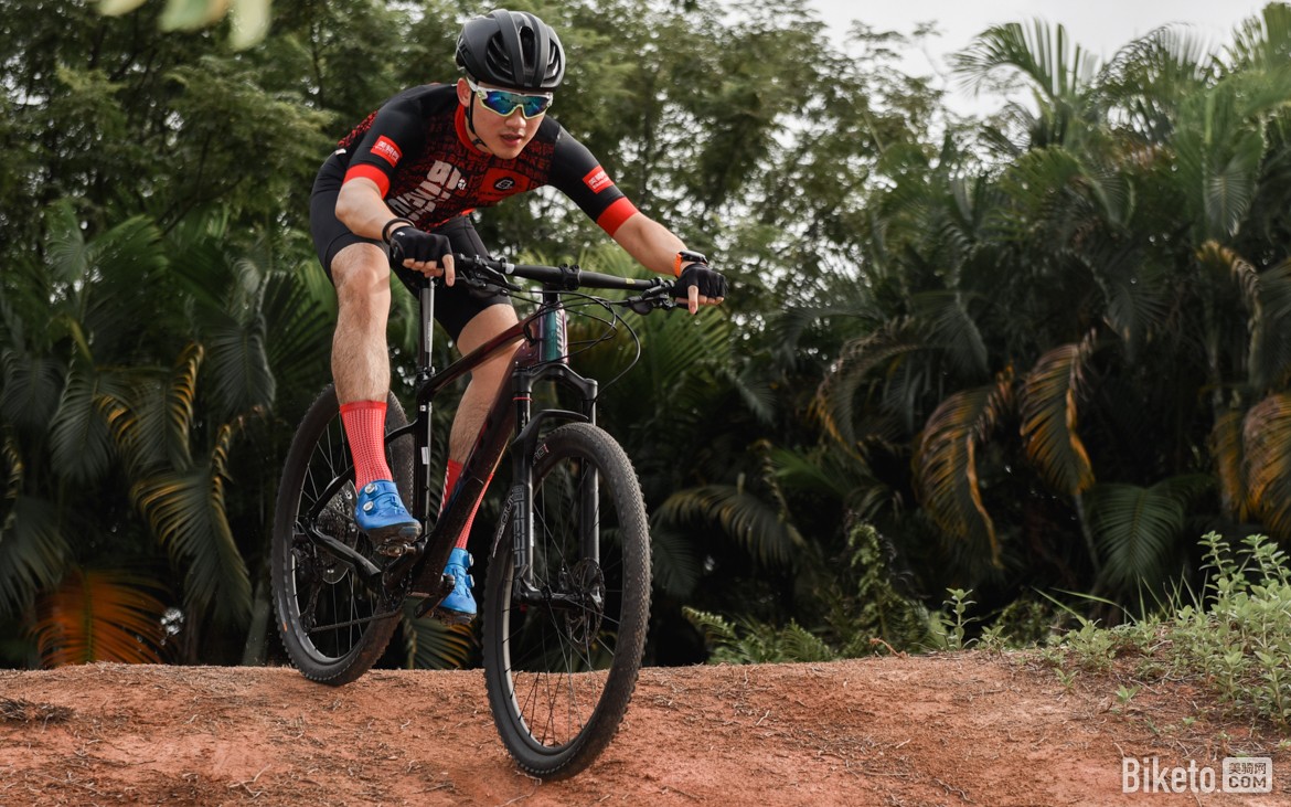 迅捷战驹捷安特XTCADVANCED1山地车评测