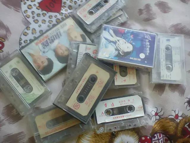 人越老越喜欢回忆过去,人一旦老了就特别爱回忆