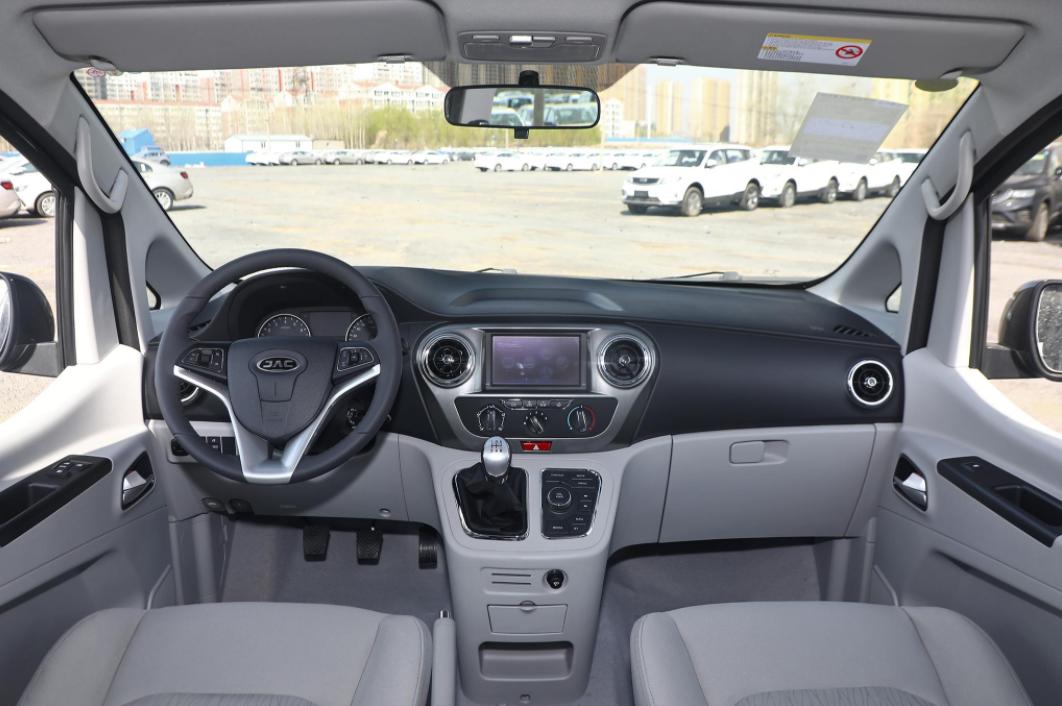 试驾江淮瑞风m3plus1.5t智行版7座,售价3万左右的新车江淮瑞风m3