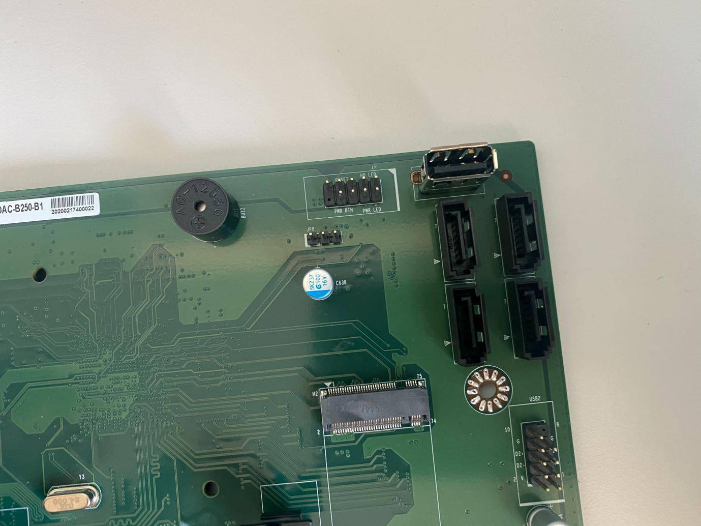 电脑系统是装在主板还是cpu上,电脑换了cpu和主板要重新装系统吗