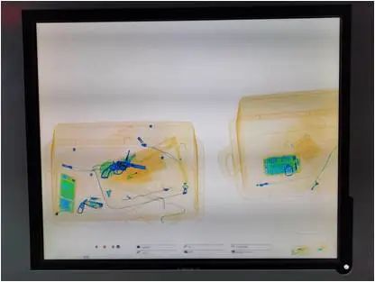 来就来呗,带什么刀和枪?