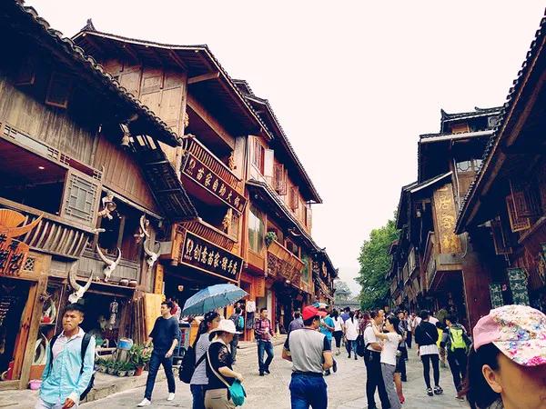 黄果树荔波小七孔苗寨镇远两日游,千户苗寨梵净山黄果树三日游