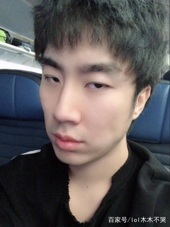 *牙虎**骚男被网友石锤直播内容,“弟弟”真面目曝光竟是路人打手?