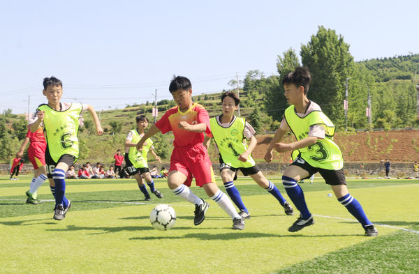 麓山滨江首届校园足球联赛开赛,青少年足球联赛开幕简讯