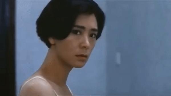 “豪放”女星和富豪认识2月闪婚，两度复出均失败，频繁被传婚变