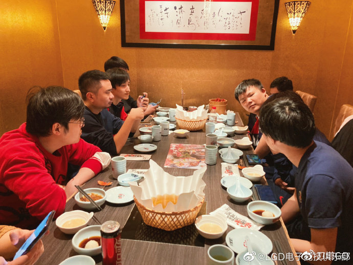 刀圈每周大杂烩：OG秘密官推大战，中国区“春晚”尘埃落定