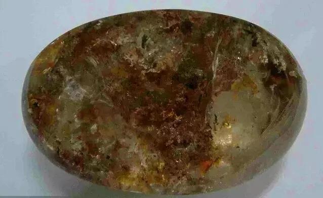 见惯了宝玉石，它的原石长啥样？有些毫不起眼，捡到千万别丢……