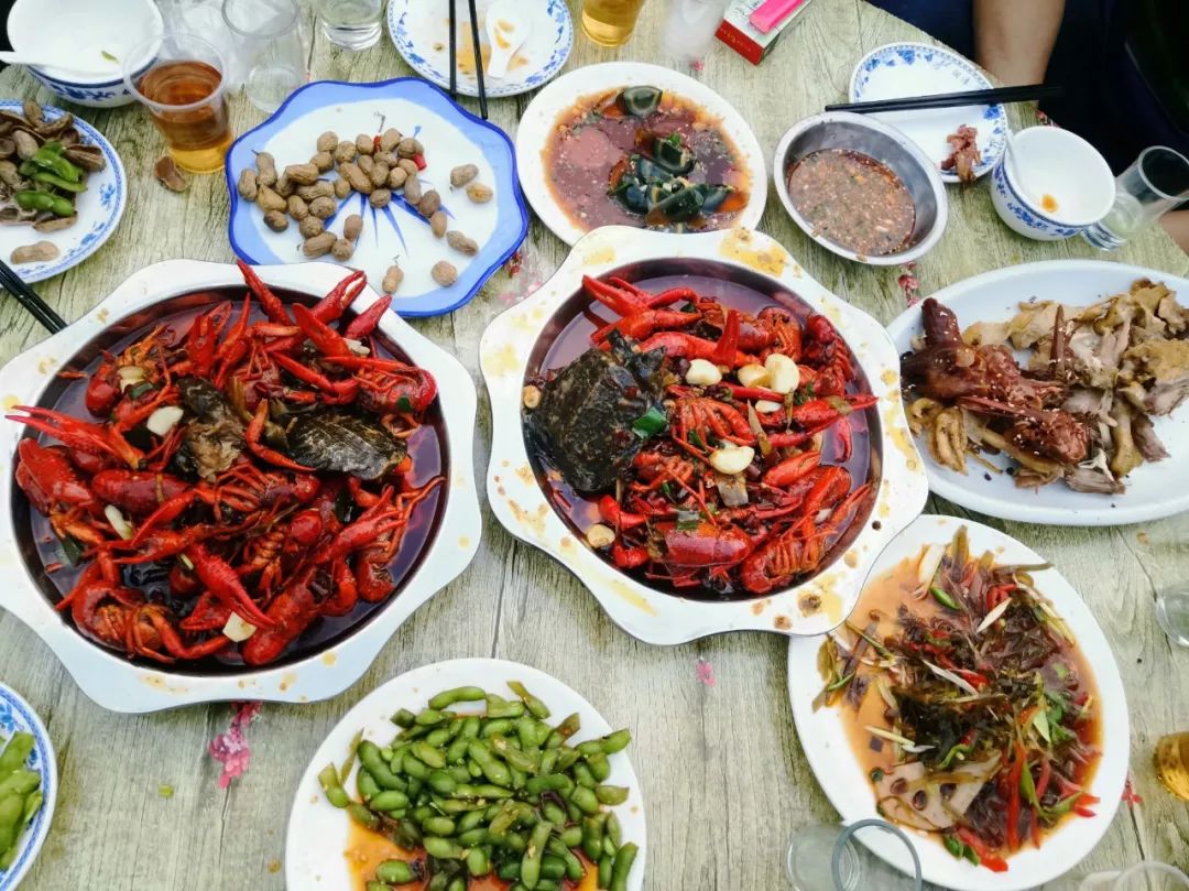 襄阳大虾美食,襄阳蒜蓉虾黄瓜鸡蛋