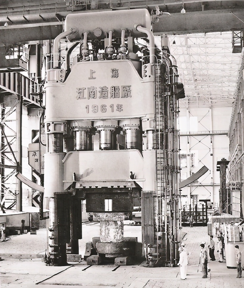 钢铁是怎样炼成的，锻打排除杂质宝钢和一胜百是不是也这么做