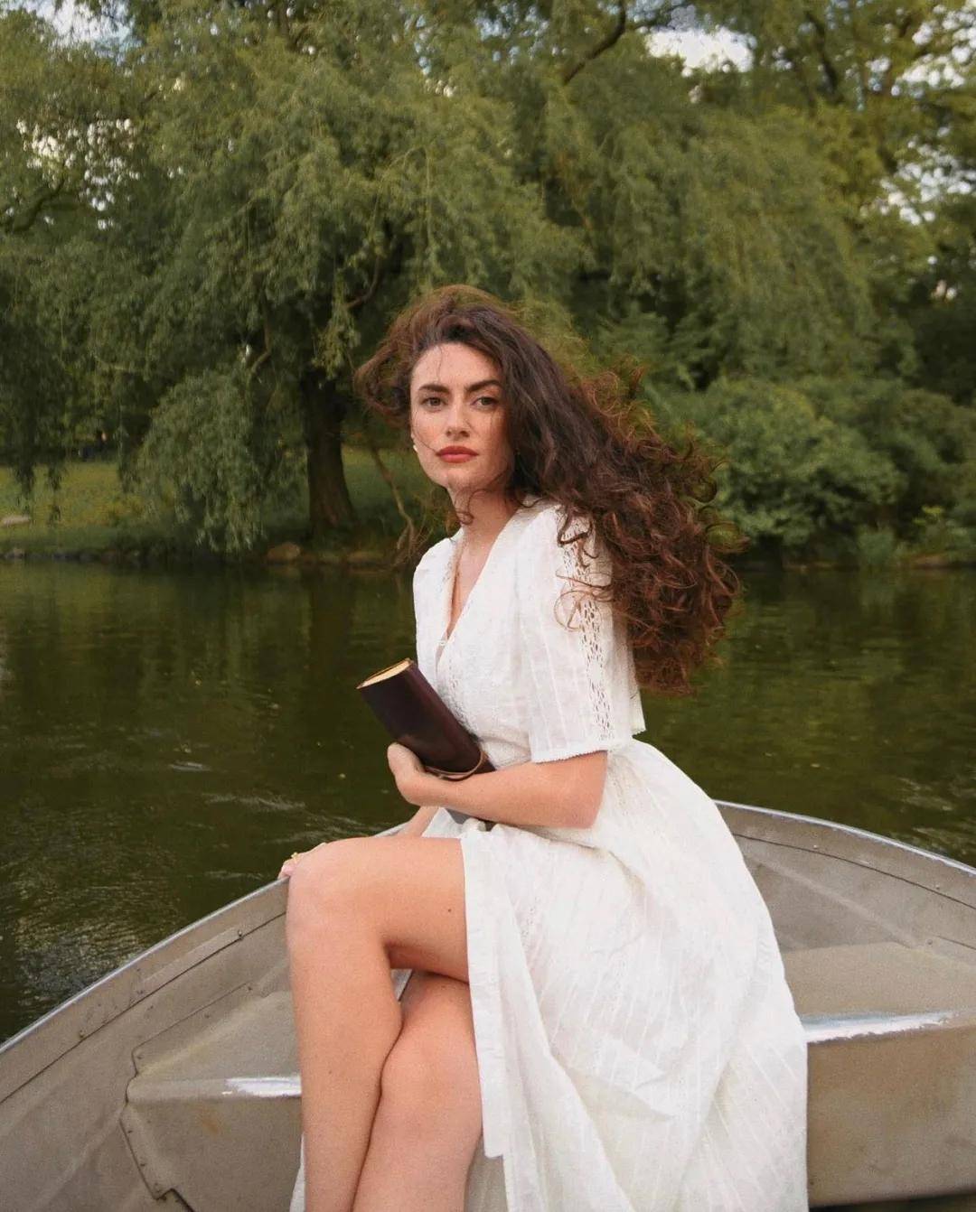 女生短发发型图片慵懒风,慵懒短发微卷发型