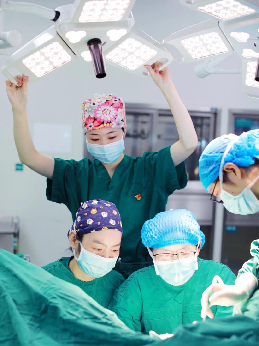 百年传承创新发展——记“全国三八红旗集体”岳阳市二人民医院护理团队