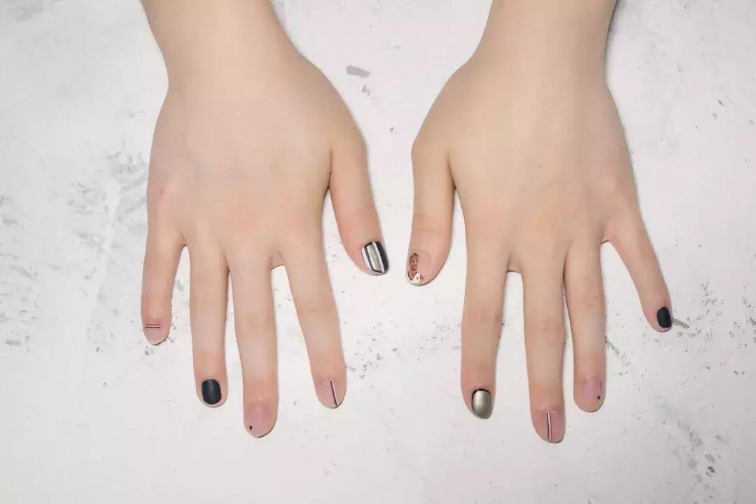 我应该给这些被骗来做美甲的男生道个歉