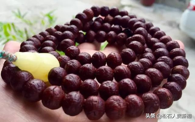 最容易盘出包浆的手串,盘玩包浆后变黑的文玩
