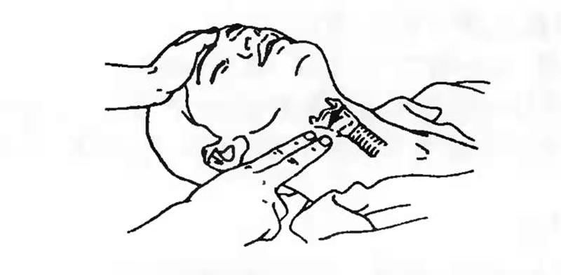 盘江总医院:家长们注意了!藏在幼儿衣物里的“隐形杀手”不容忽视