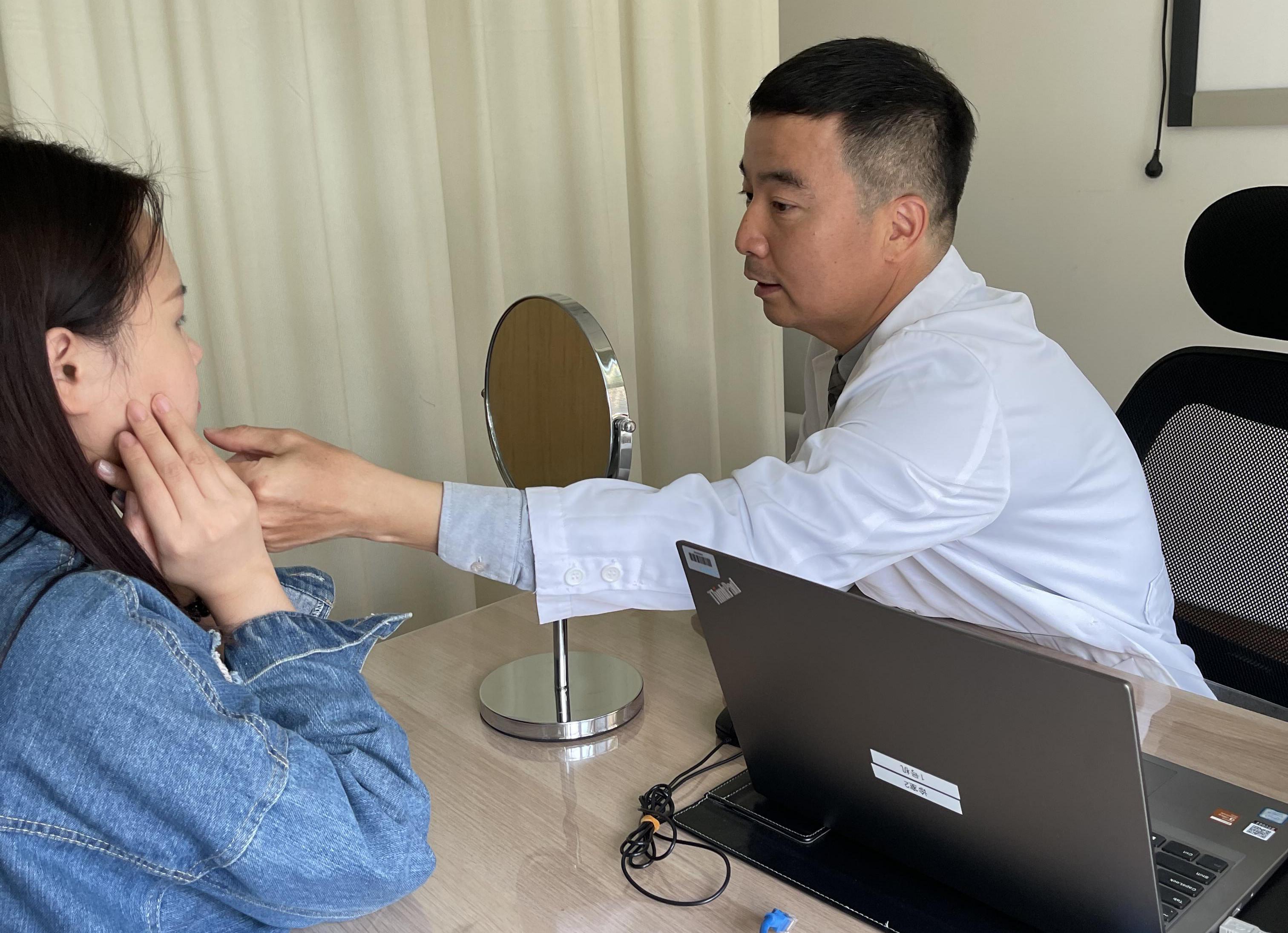 脂肪填充15天恢复照片脸型很满意,脂肪填充手术改善大小脸过程