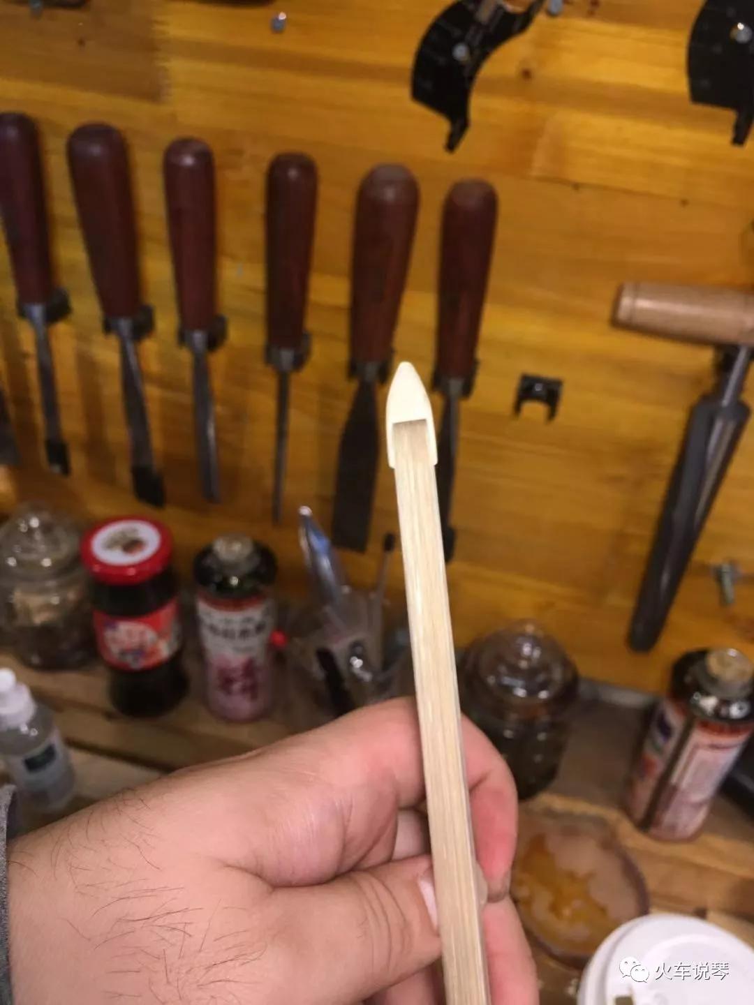 手把手带你学换刃,高档的小提琴弓毛用平了怎么换