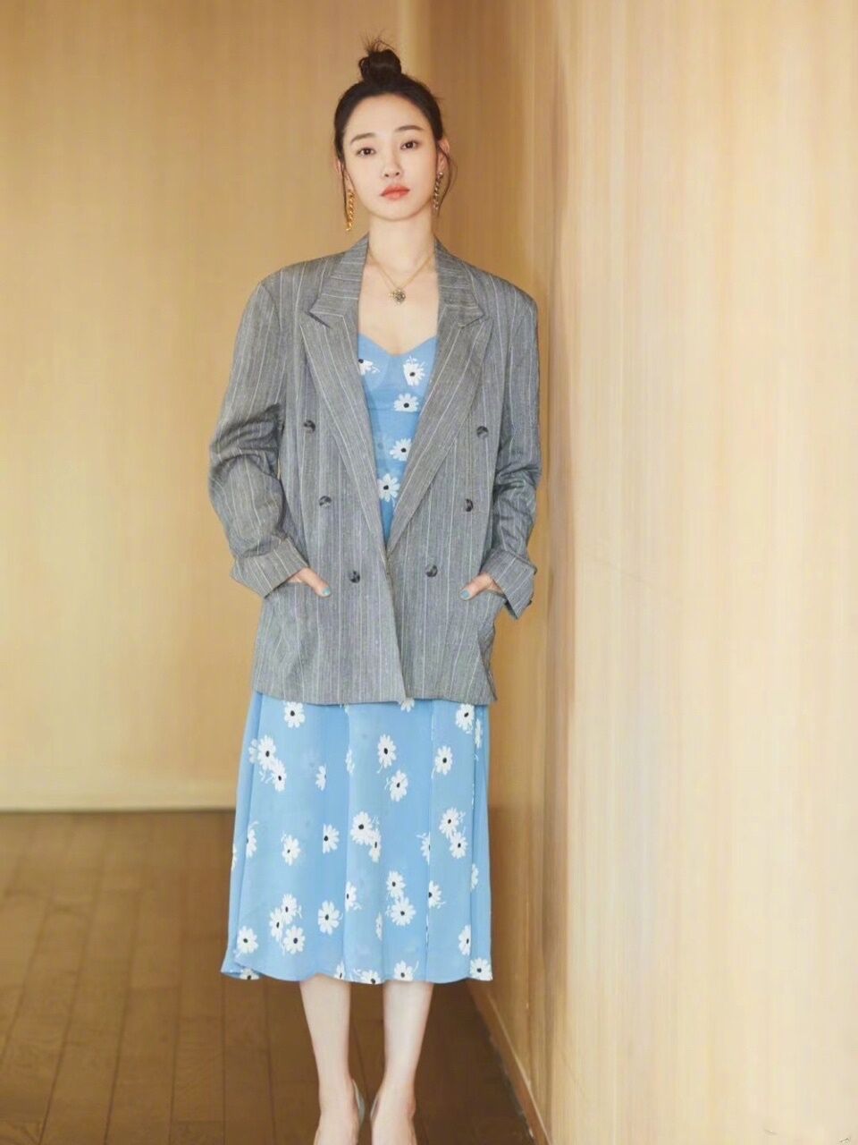 马尾辫怎么扎好看简单中长发,马尾辫怎么扎好看又简单中长发