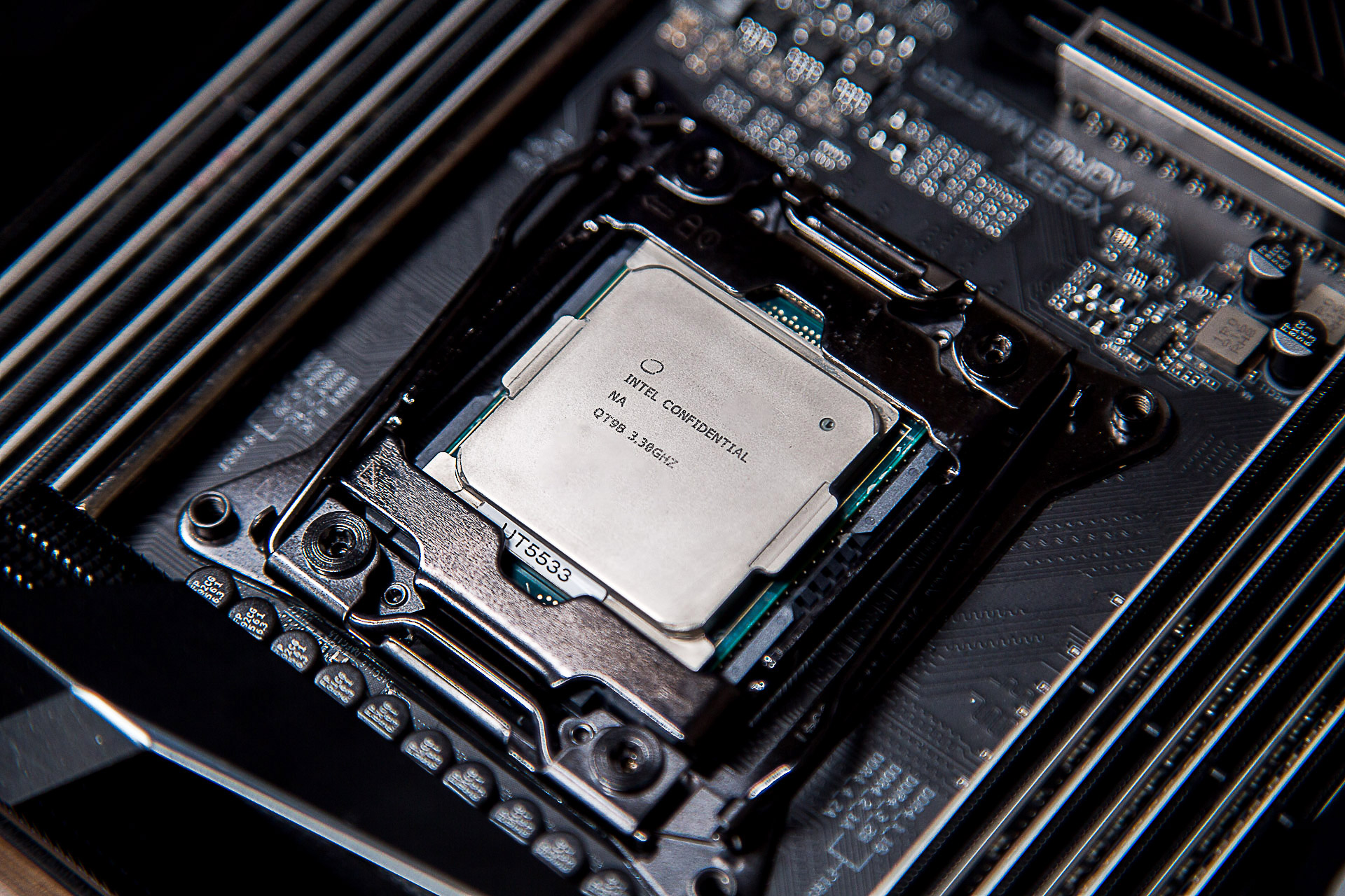 年末搭建一台X299的工作站主机应该怎么选配置？