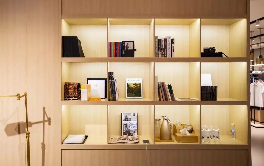 雅戈尔服装业务现状,雅戈尔服饰历年营业额