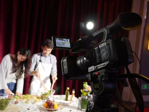 直播设备使用教程和开直播间教程,直播间需要准备哪些必备设备