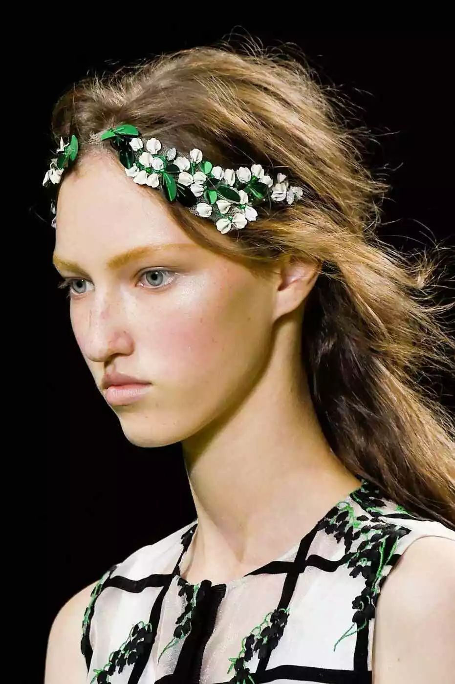 不同脸型适合戴什么样的发带,如何挑选适合自己的发带