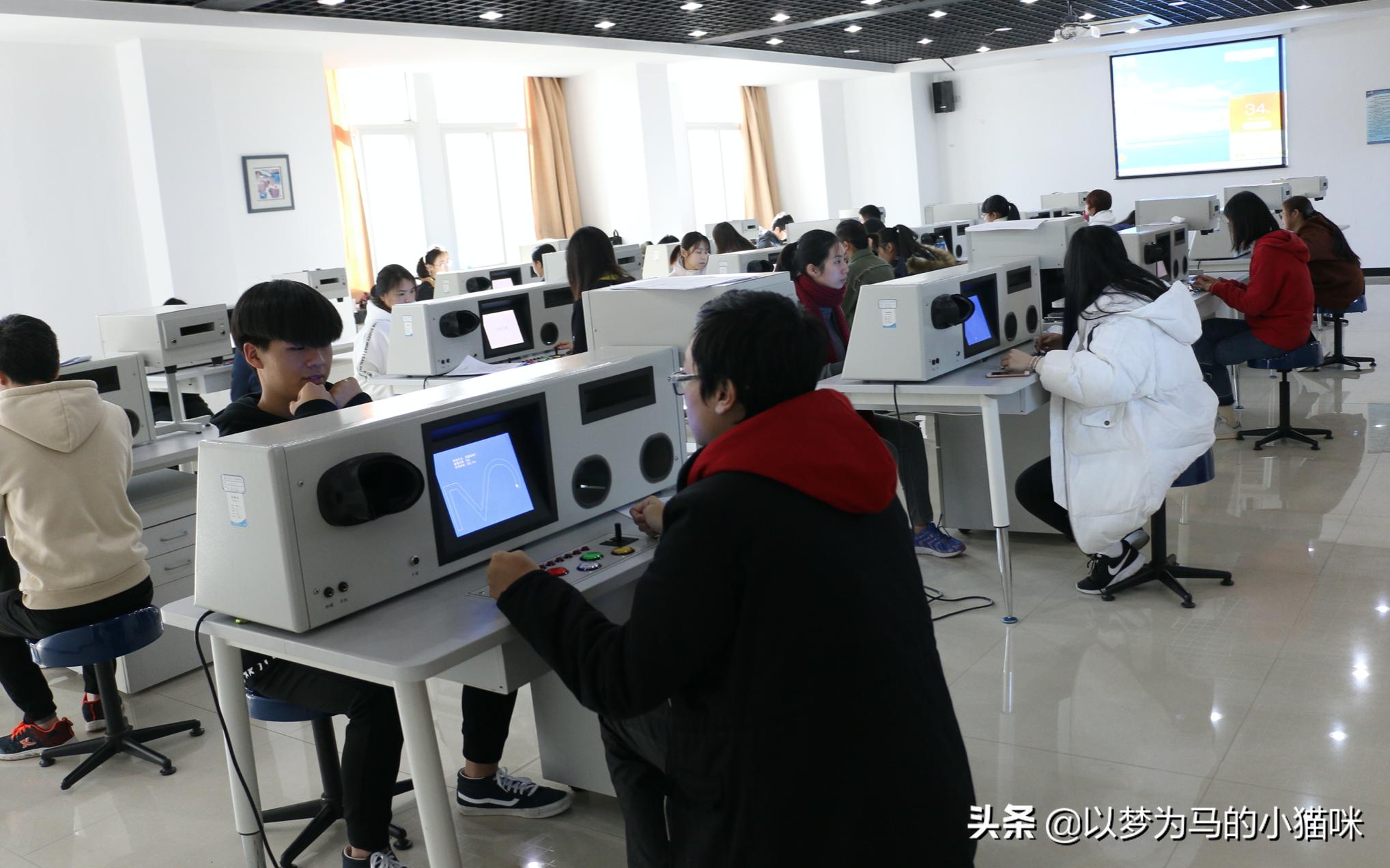 语文英语好的理科女生选什么专业,女生450-500分理科选什么专业