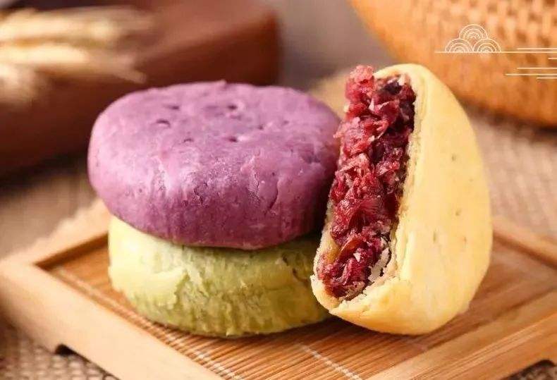 不用去云南也能吃到正宗鲜花饼了,没去过大理却吃到了大理鲜花饼