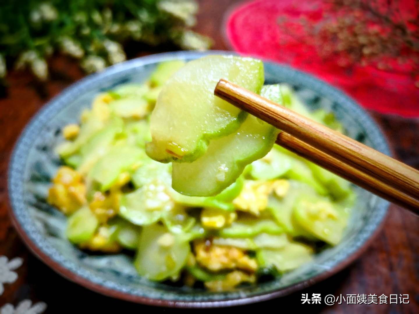 10月这个菜大量上市，我家经常买，炒鸡蛋特下饭，全家都爱吃