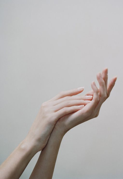 再年轻的脸也挡不住“奶奶”手，隐藏年龄的秘密，全靠这一只