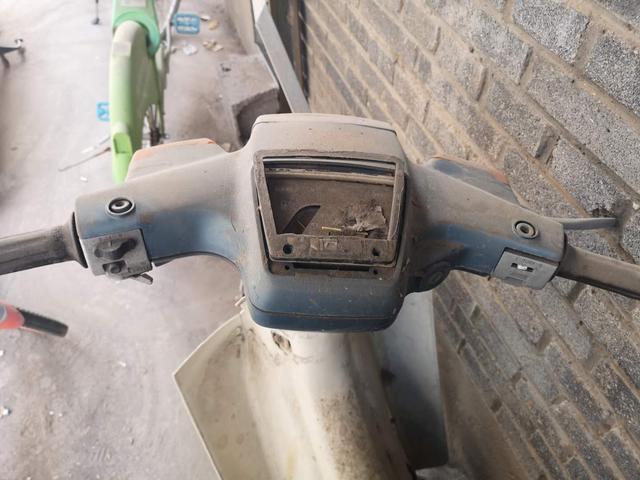 本田摩托车幼兽70c,改装老款铃木摩托