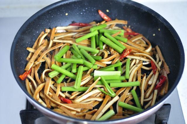 鲜味豆腐干,怎么把豆腐干炒出饭店的味道
